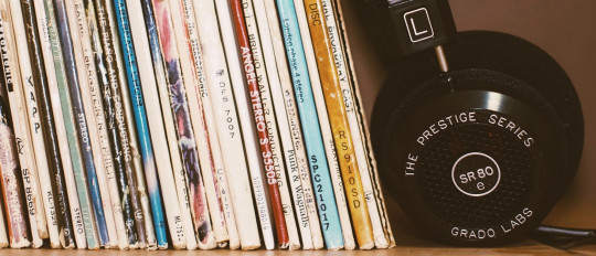 Let’s listen to songs in French!